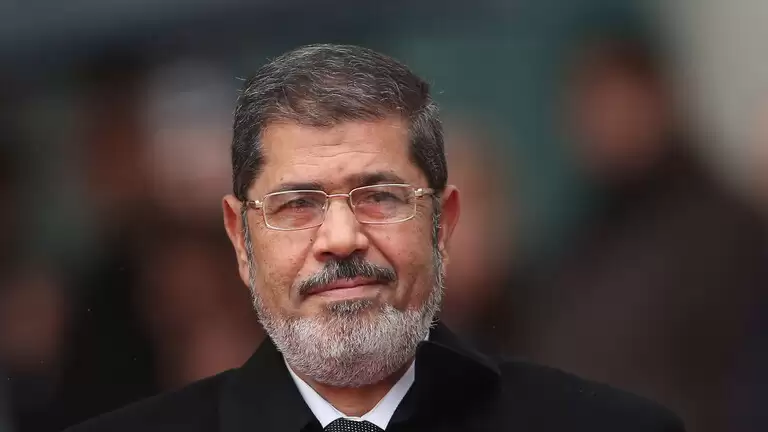 كبير الأطباء الشرعيين الأسبق في مصر يتحدث عن أسباب وفاة محمد مرسي